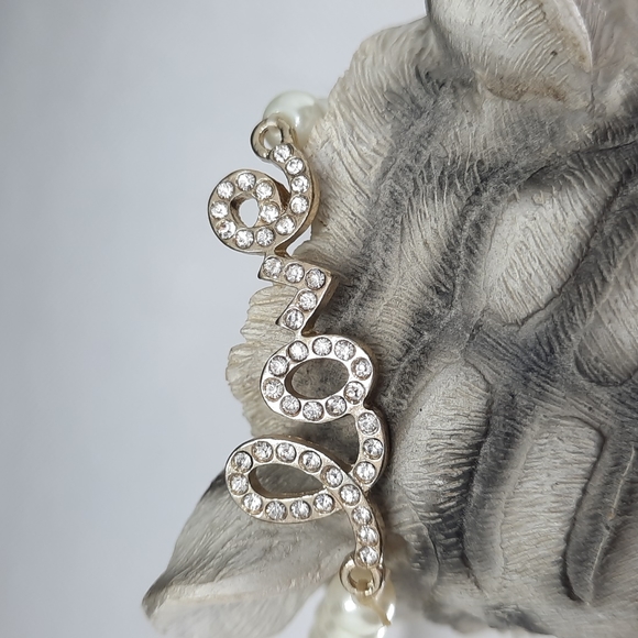 Stretch Faux Pearl LOVE Bracelet. Need to peek at least.. - Picture 3 of 6